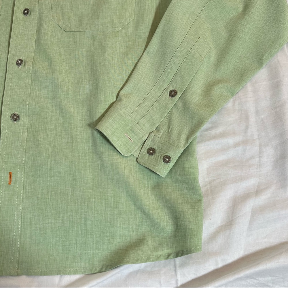 Orvis Men's Green Casual Button Down Shirt - Picture 3 of 13